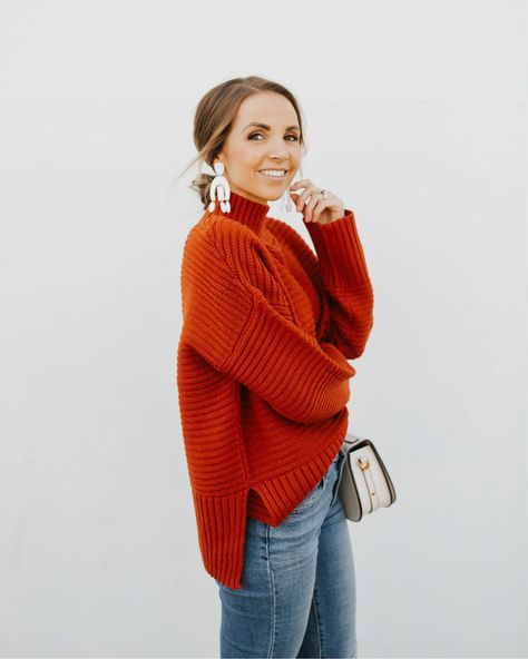 statement earrings with a turtleneck sweater Statement Earrings Outfit, Merricks Art, Earrings Outfit, Neutral Tops, Statement Dress, S Art, Todays Outfit, Step By Step Guide, Mode Inspiration