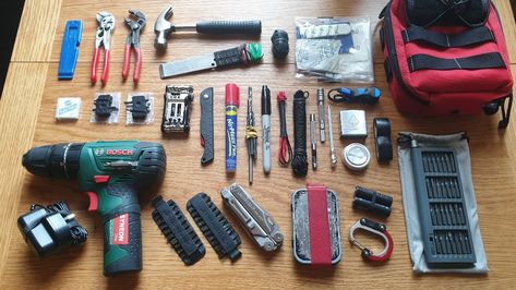 Mini Tool Kit, Toolbox Organization, Knipex Tools, Car Tool Kit, Leatherman Wave, Pocket Tools, Duct Tape Crafts, Edc Bag, Engineering Tools