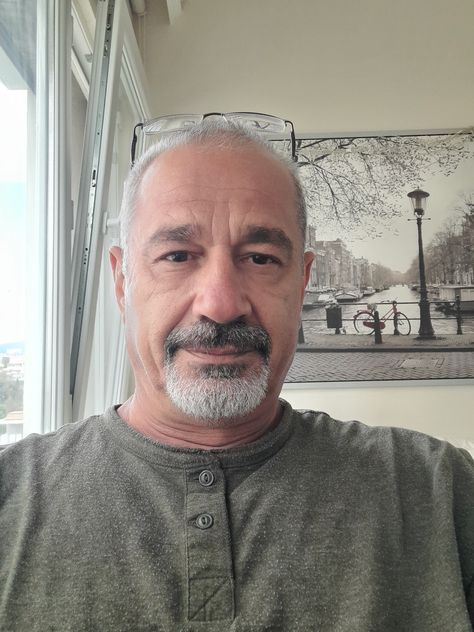 Old Men Selfie, Fake Men Photo, Aesthetic Men Pics, Pictures For Fake Account, Old Man Selfie, Middle Aged Men, Fake Facebook Account, Man Pic, Man Selfie