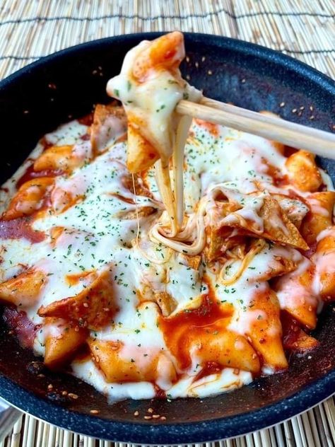 Cheese Tteokbokki Aesthetic, Cheese Tteokbokki Recipe, Cheese Tteokbokki, Food Polls, Bamboo Hut, Tteokbokki Recipe, Korean Dishes, Asian Foods, Food Obsession