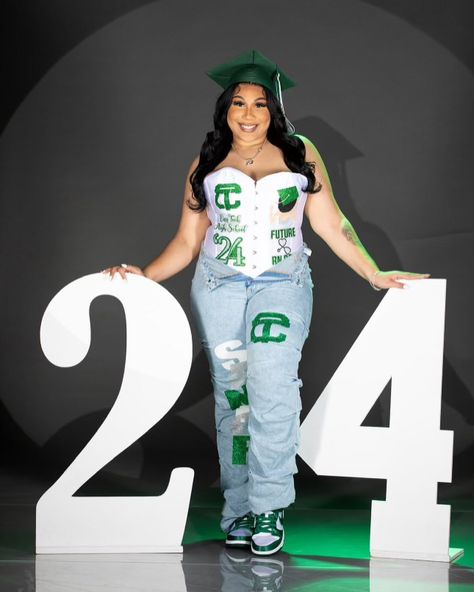 CUSTOM #corset & #seniorjeans2024 🔥 done by @jaicreativecollection 🎀 | #CassTech 🎓💚🤍 DM or TEXT (313)318-0114 to place an order📲 | #customseniorset #casstechnicalhighschool #seniorsunday #customsenioroutfit #customseniorshirts #classof2023 #classof2024 #customseniorcorset #customjeans #customcorset Corset Graduation Outfit, Portrait Outfits, Custom Corset, Senior Portrait Outfits, Custom Corsets, Graduation Look, Grad Outfits, Pictures Outfits, Graduation Photography Poses