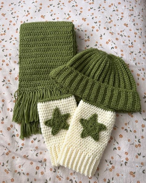 erin (@ehruhndesigns) • Instagram photos and videos Crochet Accessories Winter, Knit Winter Accessories, Cute Fingerless Gloves Crochet Free Pattern, Crochet Ideas For Men Guys, Crochet Projects With One Skein, Crochet Hat And Gloves, Star Scarf Crochet, Fun Scarf Crochet Patterns, Crochet Scarf Design