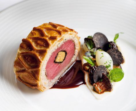 Melton Mowbray Pork Pie, Pork Wellington, Wellington Food, Michelin Food, Wellington Recipe, Beef Wellington Recipe, John Williams, Pancakes Ingredients, Beef Wellington