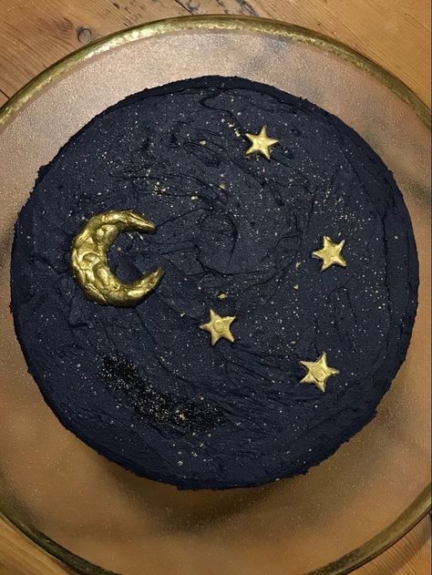 Gold Star Party Decorations, Simple Moon Cake, Dark Academia Cake Birthday, Witches Birthday Cake, Starry Night Birthday Cake, Star Bday Cake, Starry Birthday Party, Blue Cake With Stars, Star Themed Birthday Cake