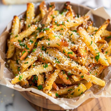 Crispy Air Fryer Garlic Parmesan Fries Recipe Truffle Fry Recipe, Air Fryer Parmesan Fries, Parmesan Truffle Fries With Garlic Aioli, Crispy Fries Air Fryer, Garlic Parmesan French Fries Air Fryer, Parmesan Cheese Fries, Garlic Cilantro Fries, Cheese Powder Fries, Flavored French Fries