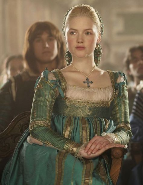 Have you seen the Showtime series “The Borgias”? (I know it’s a few years old but I don’t care) It’s a wonderful series About the 15th century pop Alexander VI and it&… Borgias Costumes, Holliday Grainger, Lucrezia Borgia, The Borgias, Italian Dress, Costume Drama, Medieval Dress, Marmaris, Period Costumes