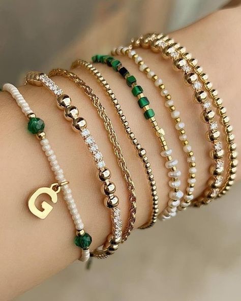 Diy Bracelets Beads, قلادات متدلية, Girly Bracelets, Diy Jewelry Set, Bracelets Beads, Trending Bracelets, Beads Bracelet Design, Handmade Jewelry Tutorials, Jewelry Accessories Ideas