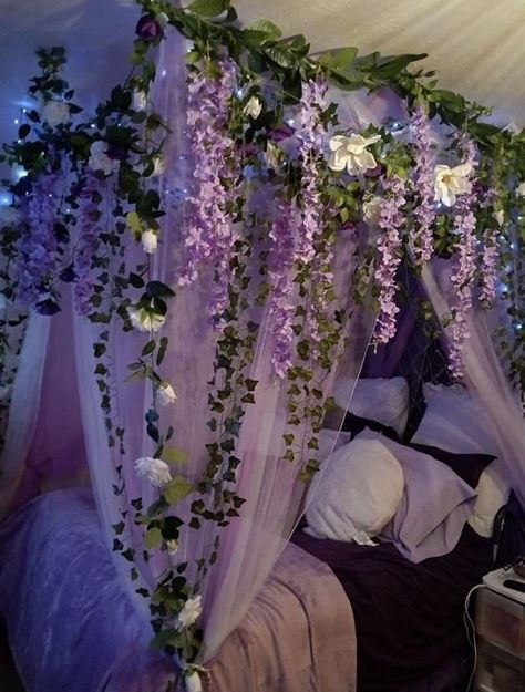 Dark Blue Bohemian Bedroom, Hanging Wisteria Bedroom, Flower Decor Bedroom, Fairy Bedroom Aesthetic, Faerie Room, Enchanted Decor, Enchanted Bedroom, Fairytale Room, Pink Fairycore