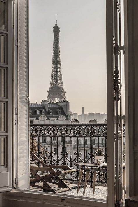 ⭑ࣶࣸ «𝘩𝘦𝘭𝘱 𝘧𝘳𝘰𝘮 𝘪𝘳𝘪𝘴 ¡ ࣪˖ Parisian Balcony, Paris View, Travel Wall Art, Foto Ideas Instagram, Black And White Aesthetic, The Eiffel Tower, White Aesthetic, Art Plastique, Black And White Photography