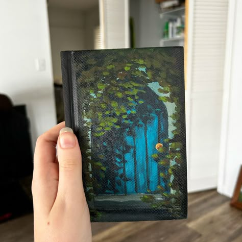 Diy Painted Journal Cover, Paint Sketchbook Cover, Painting On Sketchbook Cover, Journal Cover Painting Ideas, Painting Book Covers Ideas, Painted Book Covers Diy, Painting Sketchbook Cover, Painting On Book Covers, Sketchbook Cover Painting