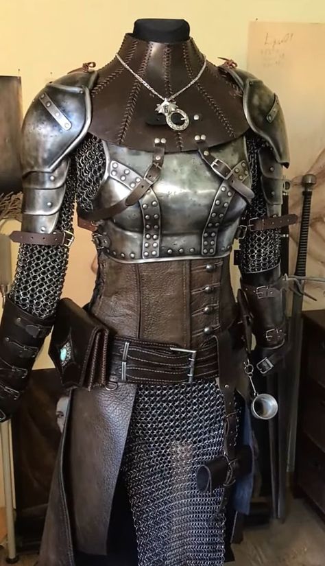 Dnd Chainmail Armor Art, Medium Armor Dnd, Armor Outfit Male, Stained Glass Armor, Dnd Light Armor, Chain Mail Armor Dnd, Knight Ren Faire, Ren Faire Armor, Steam Punk Clothes