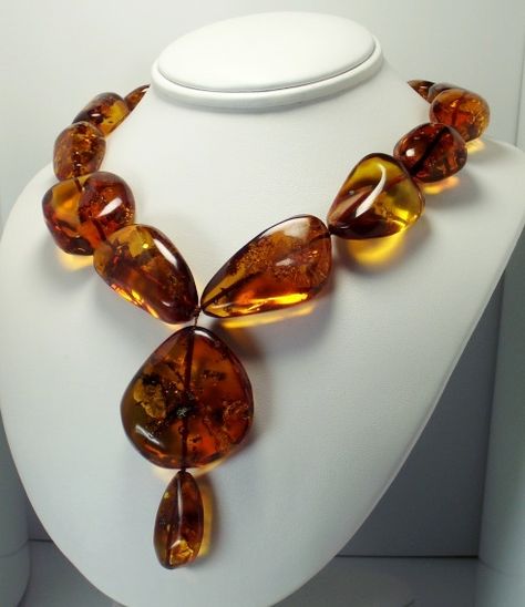 exquisite amber necklace Top Jewelry Trends, Jewellery Trends, Chunky Jewelry, Amber Necklace, Amber Beads, Best Jewelry Stores, Amber Jewelry, Jewelry Trends, Statement Jewelry