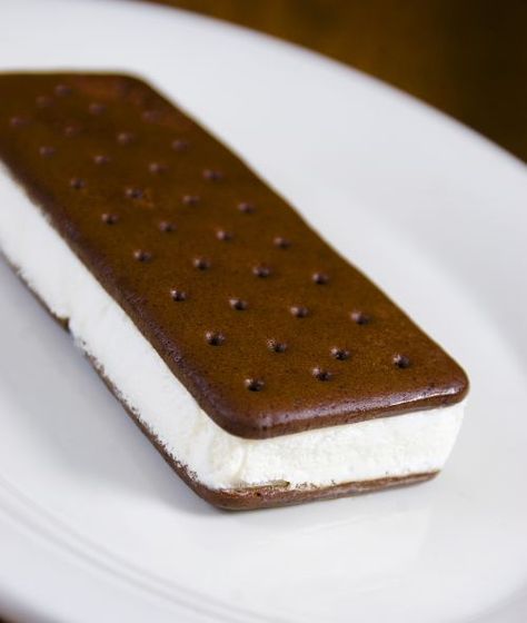 Blue Bell Ice Cream Sandwich Ice Cream Sandwich Dessert Recipe, Diy Ice Cream Sandwiches, Easter Ice Cream, Ice Cream Sandwich Dessert, Homemade Ice Cream Sandwiches, Ice Cream Sandwiches Recipe, Sandwich Day, Ice Cream Sandwich Cake, Diy Ice Cream