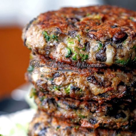 The Best Damn Veggie Burger. This burger is packed full of veggies and seasonings that makes it taste like a real beef burger! Whether you're a vegetarian or a carnivore you'll love this burger! | Thekitchenwhisperer.net #vegetarian #veggieburger #burger #veggieburgers #mushroomburger #blackbeanburger #bestburger #healthyeating #healthyfood #mealprep #mushrooms Veggie Burgers Recipe, Stuffed Portabella Mushrooms, Resep Diet, Veggie Burgers, Tasty Vegetarian Recipes, Veggie Burger, Meatless Meals, Veggie Dishes, Mushroom Recipes