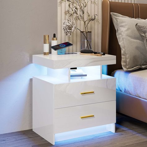 Ikea Interior, Bedside Table Decor, Bedside Drawers, Nightstand With Charging Station, Bedside Table Design, Auto Led, Bedroom Interior Design Luxury, Nightstand Decor, Прикроватные Тумбочки