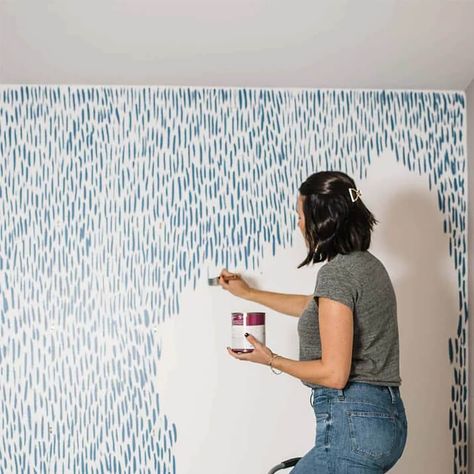 Brushstroke Accent Wall, Diy Faux Wallpaper, Kids Accent Wall, Fake Wallpaper, Wand Tutorial, Faux Wallpaper, Cuadros Diy, Paint Wallpaper, Faux Walls