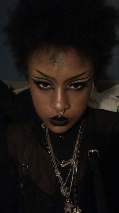 Black Women Goth Makeup, Black Goth Makeup Looks, Dark Skin Goth Makeup, Everyday Trad Goth Makeup, Trad Goth Makeup Dark Skin, Goth Make Up Look, Real Goth Makeup, Messy Goth Makeup, Afro Goth Makeup