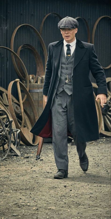 Tommy Shelby Hair, Detective Outfit, Peaky Blinders Series, Peaky Blinders Characters, Gangster Style, Peaky Blinders Wallpaper, Peaky Blinders Tommy Shelby, 25 December, 1920s Outfits