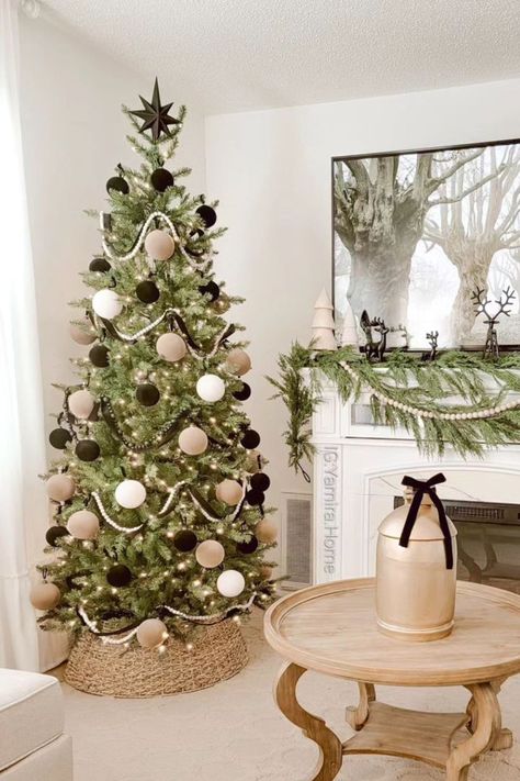 I’m getting inspired by the trendiest 2024 Christmas tree trends, from sustainable decor to bold color palettes. It’s time to elevate my holiday style with the most amazing 2024 Christmas tree ideas! Southern Christmas Trees, Natural Looking Christmas Tree Decor, Elegant Simple Christmas Tree, Christmas Tree Styling Ideas, Christmas Trees Ideas Decorating, One Color Christmas Tree Ideas, Farmhouse Tree Christmas, Christmas Decor For Entertainment Center, Neutral Tree Decor