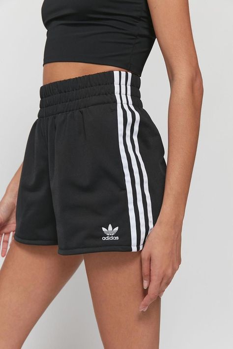 a424ed4bd3a7d6aea720b86d4a360f75desc34197257ri Adidas Shoes Outfit, Looks Adidas, Adidas Outfit, Adidas Shorts, Street Outfit, Sporty Outfits, Sport Bh, Look Fashion, Short Outfits