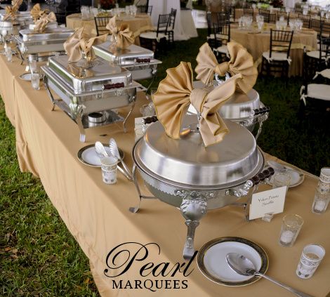 Good idea for chafing dish lids Buffet Table Decorating Ideas, Buffet Food Table, Buffet Tablescapes, Wedding Buffet Table, Food Table Decorations, Table Decorating Ideas, Buffet Set Up, Catering Table, Buffet Table Decor