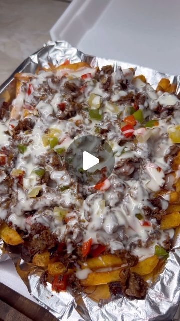 Philly Cheesesteak Fries Recipe, Steak And Cheese Fries, Loaded Philly Cheesesteak Fries, Philly Cheese Steak Loaded Fries, Philly Cheese Fries, Loaded Steak Fries Recipes, Philly Cheese Steak Fries Recipe, Loaded Steak Fries, Shredded Steak Recipes