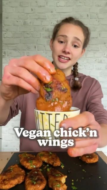 Vegan Wings, Resep Vegan, Vegan For The Animals, Vegan Chicken, Plant Based Snacks, Answer This Question, Plant Based Diet Recipes, Plant Based Cookbook, Vegan Cookbook