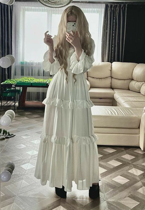 White Witchy Dress, White Cottagecore Outfits, White Goth Outfit Aesthetic, Ghostcore Fashion, All White Goth Outfit, White Goth Fashion, Angle Core Outfit, White Goth Clothes, Ghostly Outfits