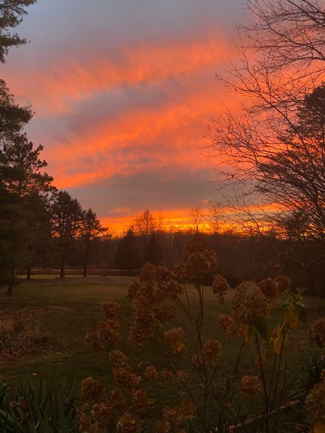 Orange Aesthetic Sunset, Orange + Core + Aesthetic, Pretty Mom, Amber Sky, Aesthetic Sunset, Pretty Landscapes, Pretty Sunset, Orange Aesthetic, Sunset Nature