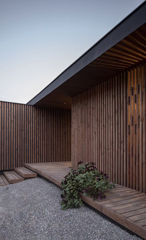 Modern Wooden House, Timber Cladding, Have Inspiration, Exterior Cladding, Design Exterior, Facade Design, Facade House, Wood Slats, Residential Architecture