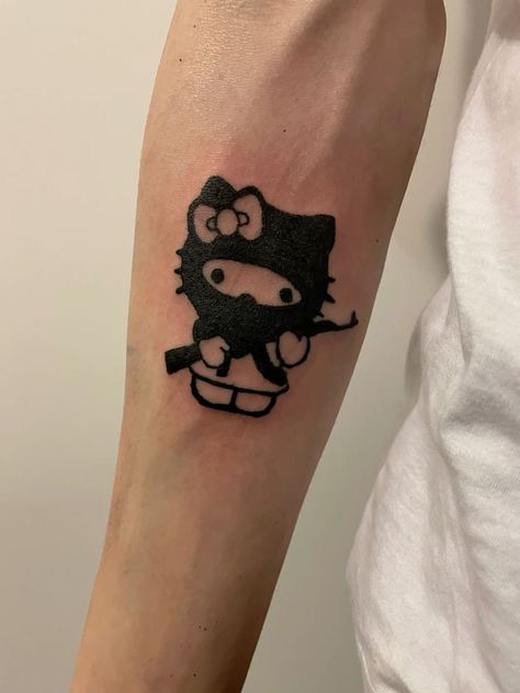 Snall Tattoos, Tatuaje Hello Kitty, Ak47 Tattoo, Cartoon Tattoo Ideas, Hello Kitty Tattoo, Maching Tattoos, Animated Shows, Kitty Tattoo, Cartoon Tattoo