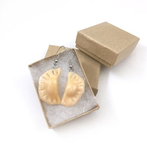 Clay Earrings Funky, Jewelry Crafts Diy, Polish Dumplings, Crazy Earrings, Earrings Funky, Weird Jewelry, Funny Earrings, Quirky Earrings, Jewelry Cute