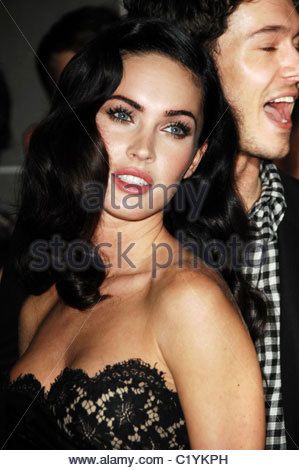 Actress Megan Fox and Adam Brody arriving at the 'Jennifer's Body' premiere at the Ryerson Theatre during the 2009 - Stock Photo Megan Fox 2009, Meghan Fox, Olivia Pierson, Megan Fox Pictures, Megan Denise Fox, Women Crush, Adam Brody, 15 January, Fox Pictures