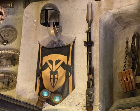 Has Grogu's armor been in Galaxy's Edge all this time? Chain Mail Armor, Star Wars Room Decor, Mail Armor, Jedi Temple, Galaxy Edge, Galaxys Edge, Bedroom Theme, Star Wars Room, Star Wars Decor