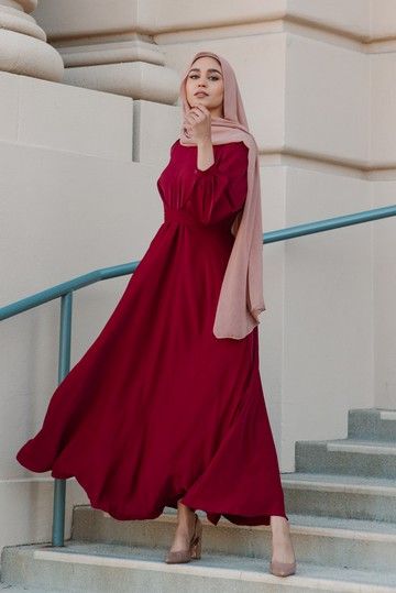 Modest Hijabi Fashion, Red Hijab Outfit, Red Dress Hijab, Red Hijab, Hijabi Dresses, Red Colour Dress, London Photoshoot, Islamic Fashion Dresses, Modest Maxi Dress