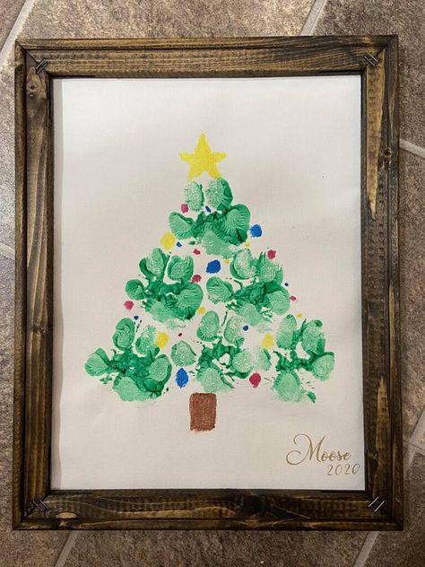 Paw Print Christmas Tree Keepsake - Crafty Morning Dog Paw Print Craft, Dog Paw Art, Paw Print Crafts, Dog Paw Print Art, Paw Print Christmas, Baby Christmas Crafts, Paw Print Art, Paw Painting, Paw Art