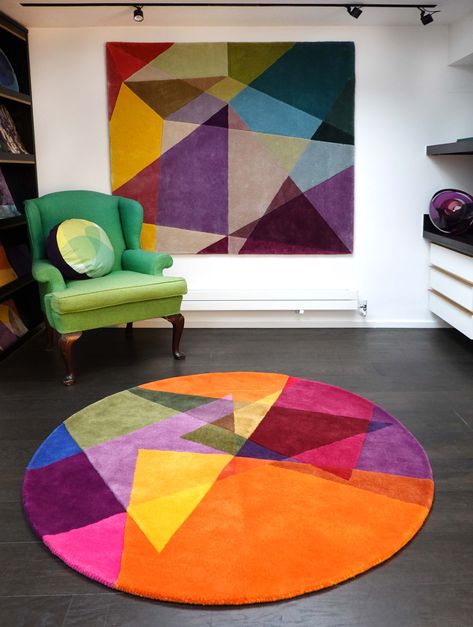 Geometric Rug Design, Contemporary Rugs Design, Diy Decoracion, Circular Rugs, Luxury Rugs, Rug Studio, Vibrant Rugs, Stair Rugs, Decor Trends