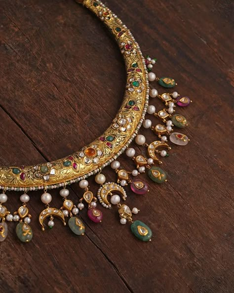 Indian Wedding Necklaces for Women – Artisanal Fine Jewellery | AURUS Hasli Necklace, Unique Wedding Jewelry, Neck Pieces Jewelry, Colorful Gemstones, Bridal Jewelry Vintage, Antique Jewellery Designs, Wedding Necklaces, Flower Motifs, Wedding Gold