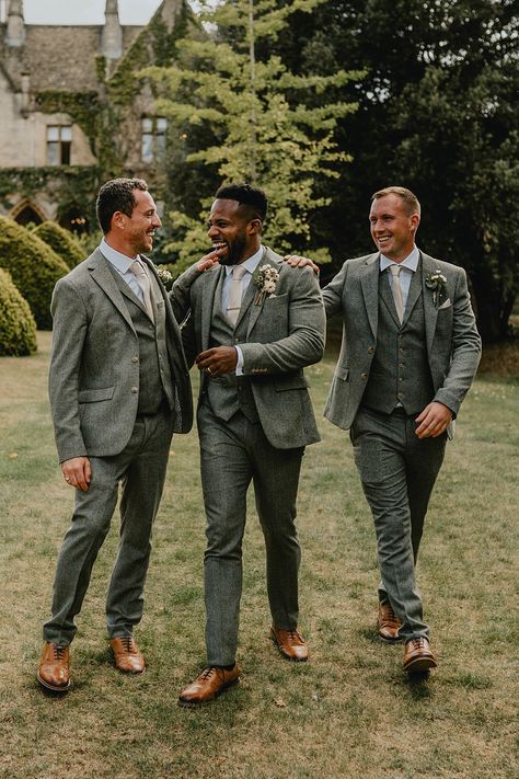 Olive Green Suit Groomsmen, Green Tweed Wedding Suit Groom, Champagne And Green Groomsmen, Dusty Green Groomsmen Attire, Suits For Green Wedding, Green And White Groom Suit, Wedding Suite Man Green, Green Best Man Suit, Dark Green Suites Wedding