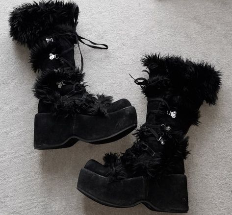 Dr Shoes, Funky Shoes, New Rock, Shoe Inspo, Aesthetic Shoes, Grunge Goth, Swag Shoes, Alternative Outfits, Pretty Shoes