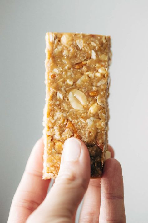 The BEST Soft Granola Bars recipe - made with PB, honey, vanilla, oats, pretzels, peanuts (and any other add-ins you like). So easy and SUPER yummy! #yummy #dessert #snack #easyrecipe #simplerecipe | pinchofyum.com Soft Granola Bar Recipe, Soft Granola Bars, Granola Bar Recipe Chewy, Soft Granola, Granola Bars Recipe, Homeschool Portfolio, Low Sugar Snacks, Granola Recipe Healthy, Pinch Of Yum