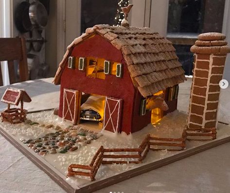 How To Build The Best Gingerbread House, Gingerbread Houses Ideas Creative, Ginger Bread House Easy Ideas, Gingerbread Houses Unique, Gingerbread House Landscape, Log Cabin Pretzel House, Simple Ginger Bread Houses, Gingerbread House Farmhouse, Cowboy Gingerbread House