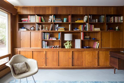 House Tour: A Restored Mid-Century Home in Rhode Island | Apartment Therapy Mid Century Wall Storage, Mid Century Built Ins, Island Apartment, Upstate House, Cabinet Mid Century, Book Area, Mid Century Cabinet, Dining Room Paint, Trendy Apartment