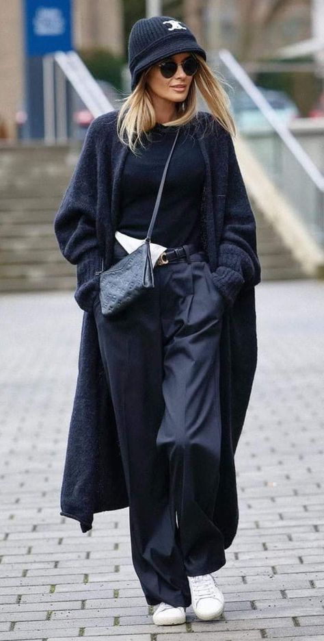 Cozy Rainy Day Outfit, Home Wear Women, Rainy Day Outfit, Looks Chic, Home Wear, 가을 패션, Mode Vintage, Mode Inspiration, Winter Fashion Outfits