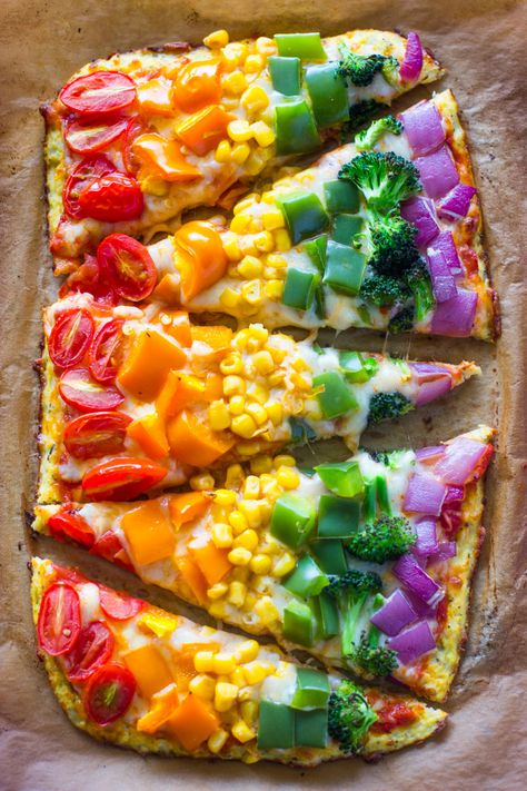 Rainbow Cauliflower Crust Pizza Rainbow Recipes, Rainbow Pizza, Cauliflower Pizza Crust Recipe, Healthy Pizza Recipes, Cauliflower Crust, Cauliflower Crust Pizza, Rainbow Food, Healthy Pizza, Makanan Diet