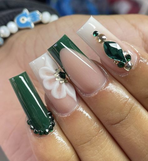 Sweet 16 Nails, Hawaii Nails, Quince Nails, Quinceanera Nails, Green Quince, Emerald Nails, Green Acrylic Nails, Spring House, Girly Acrylic Nails