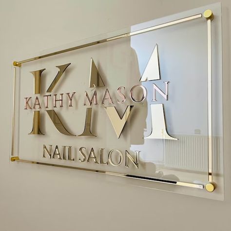 Logo Acrylic Design, Salon Logos Ideas, Nail Business Logo Ideas, Salon Sign Ideas, Diploma Wall Decor, Business Office Interior Design, Beauty Bar Ideas, Makeup Studio Decor, Nail Salon Interior