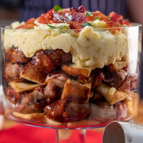 Every Aussie loves a trifle for chrissy, but who said trifle had to be sweet? Savory Trifle, Savory Trifle Recipes, Farmer Sausage, Trifle Bowl Recipes, Small Pigs, Trifle Bowl, Candied Bacon, Trifle Recipe, Dried Cranberries