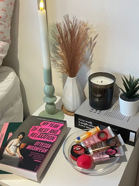 Bedside Table Books Aesthetic, Bedside Table Tour, Aesthetic Bed Side Table Decor, Bed Table Ideas Night Stands, Book On Table Aesthetic, Bedside Table With Books, Side Tables Bedroom Decor Aesthetic, Bedroom Mirror Inspiration, Night Table Ideas Aesthetic