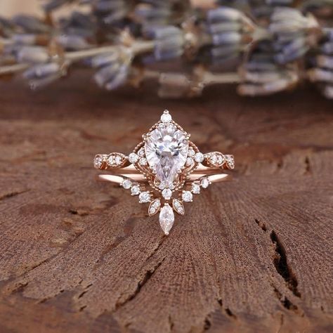 1.25 CT Pear Shape Diamond Engagement Ring Set 14K Rose Gold - Etsy Canada Moissanite Wedding Ring Set, Rose Gold Engagement Ring Vintage, Moissanite Ring Set, Moissanite Engagement Ring Set, Moissanite Bridal Sets, Cluster Engagement Ring, Wedding Rings Rose Gold, Bridal Ring Sets, Wedding Ring Set